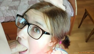 Жесткий трах молодой брюнетки в очках: хуй во все дырки!