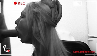 Жесткий трах с глубоким минетом на кухне с зрелой женщиной