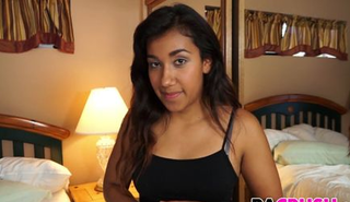 Отчим жестко поимел свою молоденькую падчерицу