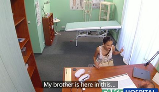 Пациентка пошла к гинекологу и попала на его интимное обследование