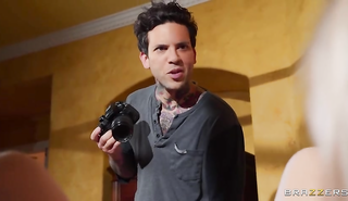 Фотограф воспользовался невестой перед церемонией