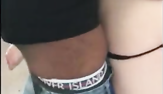 Черный жеребец натянул зрелую шлюху в позе раком