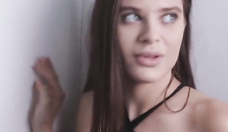 Похотливые лесбиянки воплотили фантазии в горячем куннилингусе