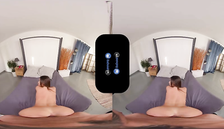 Домашняя шлюха отсасывает и скакала на хую заказчика