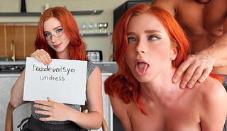 'Сочная шлюха трахается в позе раком'