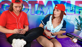 Жгучая мачеха и пасынок: игра бейсбольной битой в постели