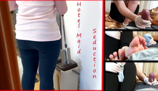 Горничная застукала, как я нюхал ее ноги, а она обрабатывала мой хуй в перчатках